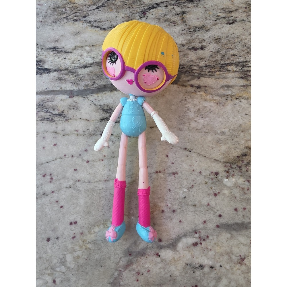 Lalaloopsy Minis Style 'N' Swap Dolls Nerd
Just doll and hair glasses